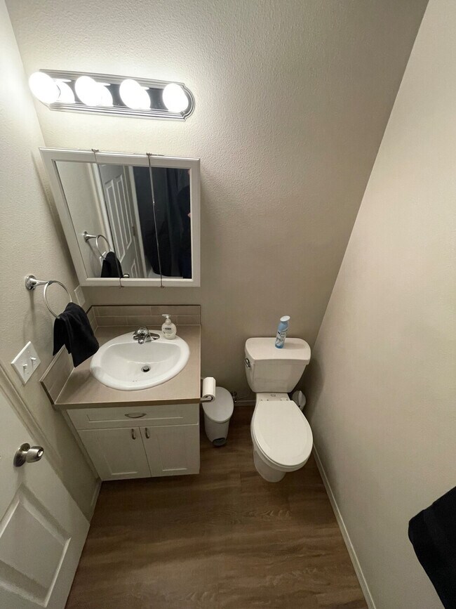 Building Photo - 601 S Kent St