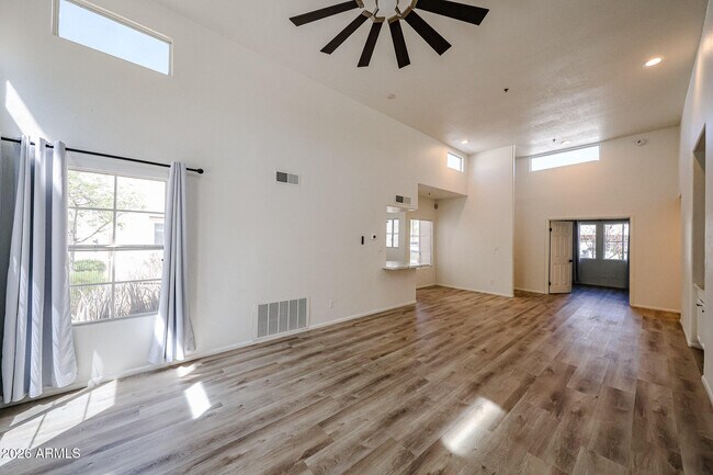 Building Photo - 11333 N 92nd St
