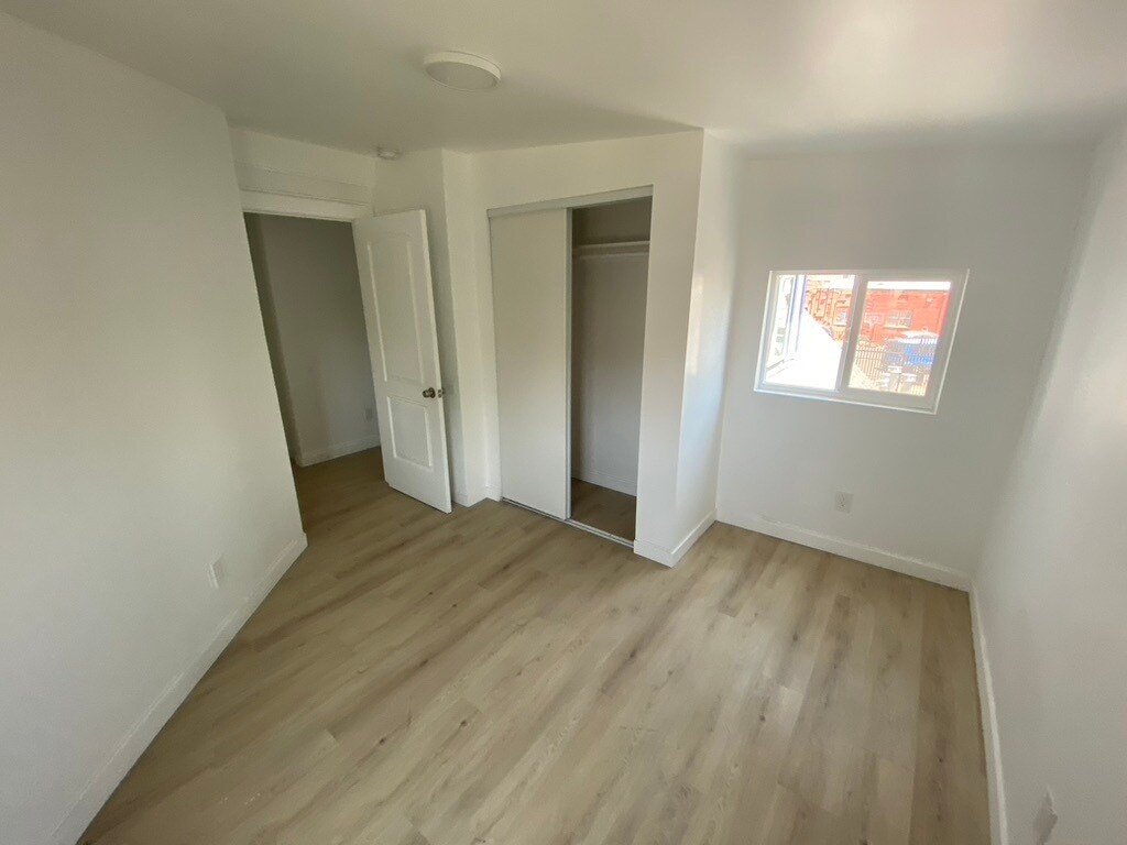 Building Photo - 1917 E 2nd St