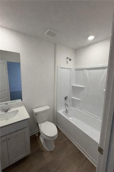 Building Photo - 162 Milledge Cmns Dr NE