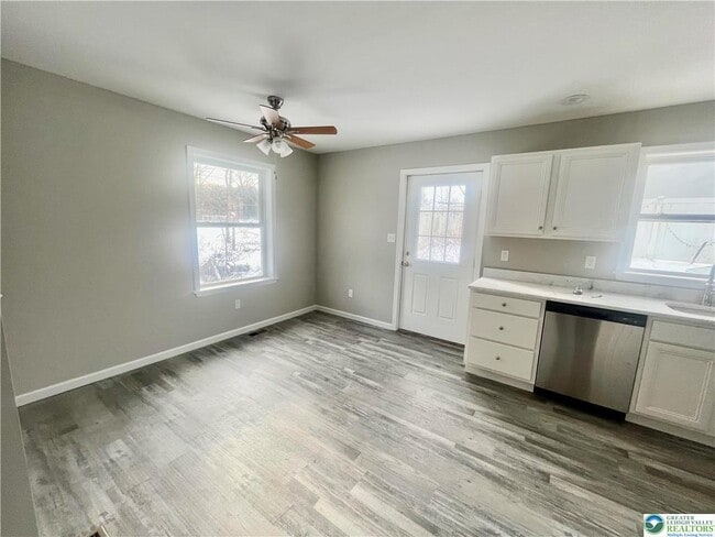 Building Photo - 138 Chestnut St