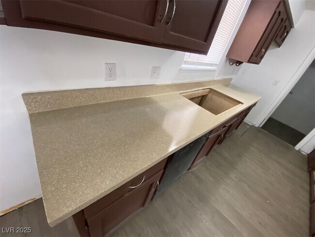 Building Photo - 4560 Rancho Hills Dr