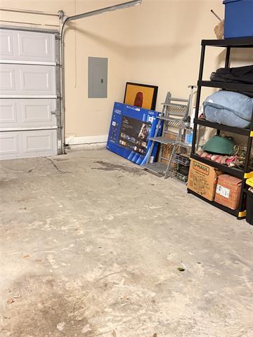 Building Photo - 303 S Kealy Ave