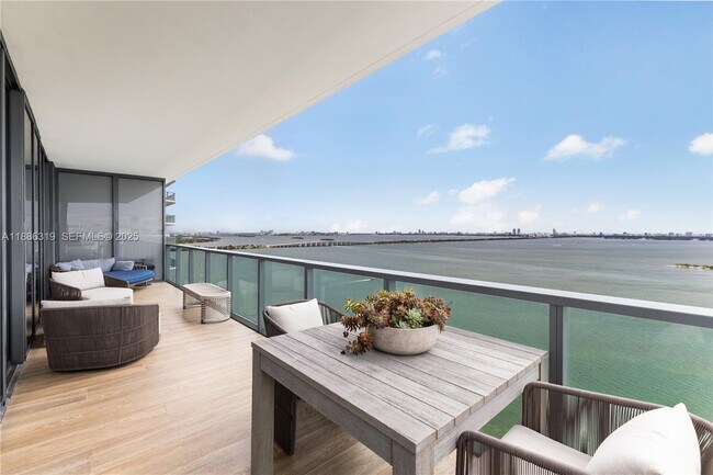 Building Photo - 788 NE 23rd St