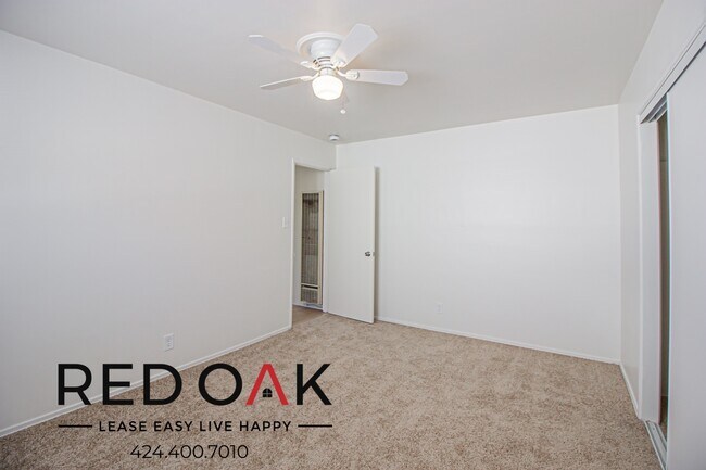 Building Photo - 854 5th St