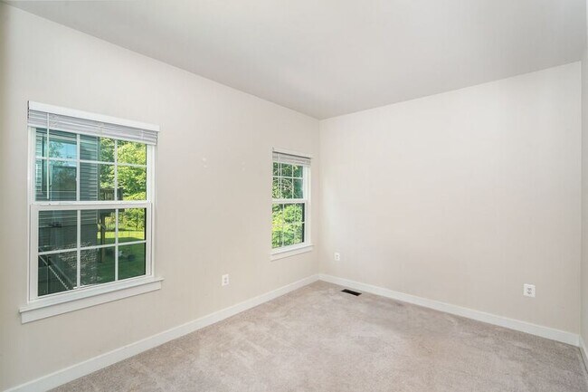 Building Photo - 1216 City View Ln