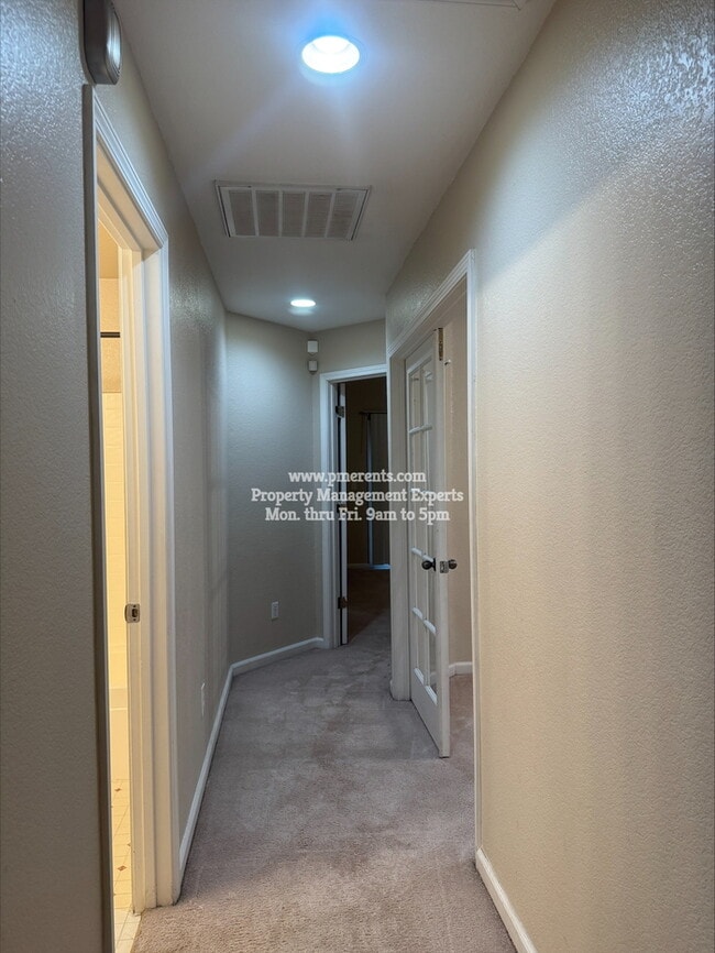 Building Photo - 10613 Hidden Grove Cir