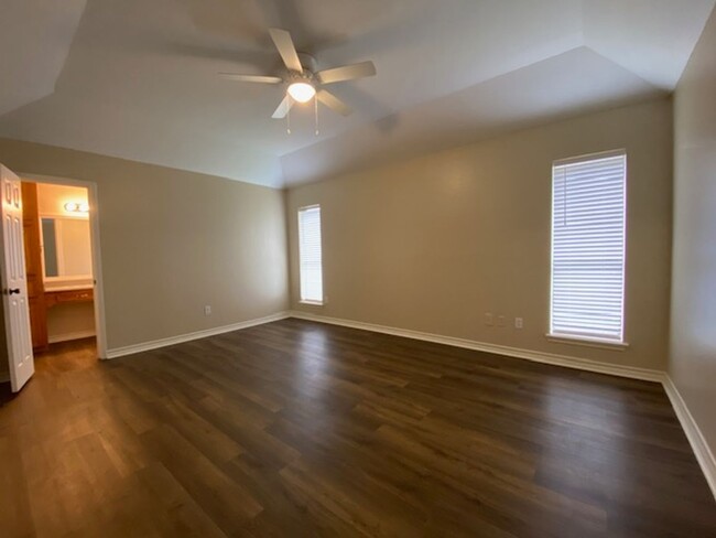 Building Photo - UPDATED AND AFFORDABLE SOUTHSIDE HOME ...W...