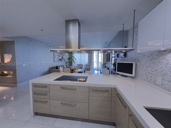 Building Photo - 17111 Biscayne Blvd