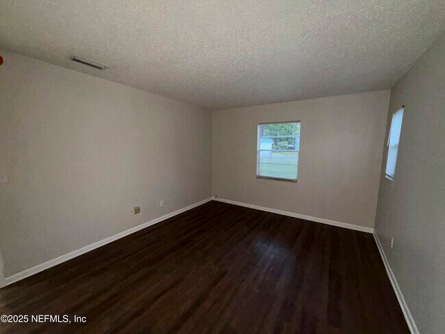 Building Photo - 283 Almansa Rd