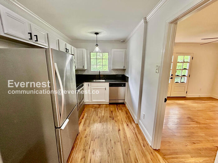 Building Photo - 798 St Charles Ave NE