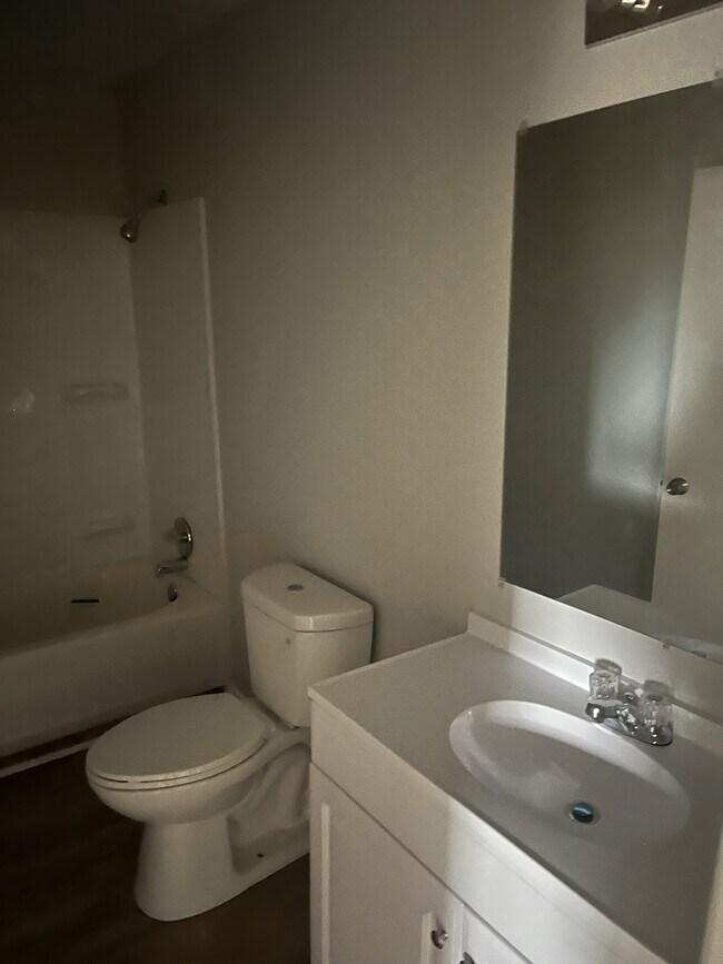 Building Photo - 129 Pistachio Dr