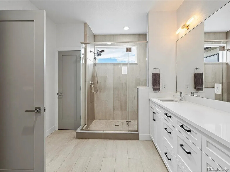 Building Photo - 5469 S Curtice St