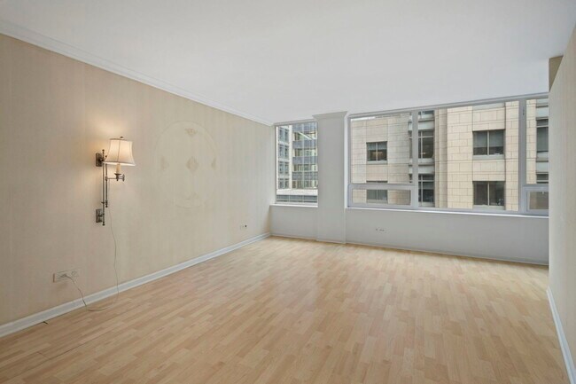 Building Photo - 233 E Erie St