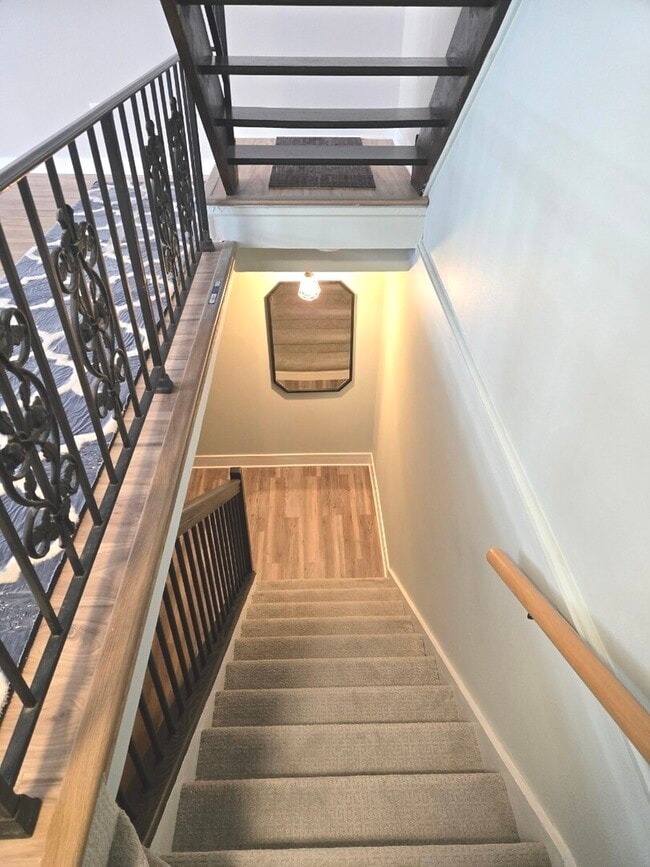 Building Photo - 360 W Inverrary Ln