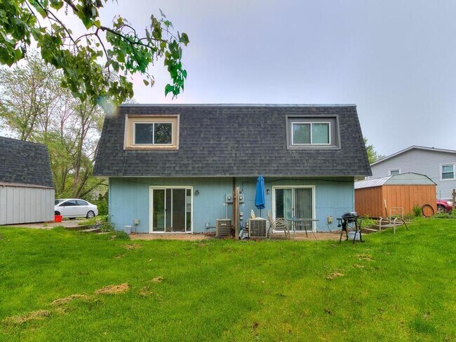 Building Photo - 201-203 Wellons Dr