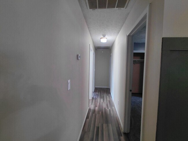 Building Photo - 26184 Silver