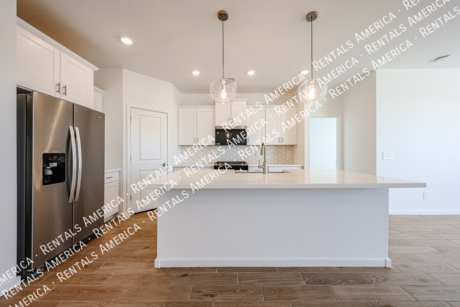 Building Photo - 15915 W Gray Fox Trl