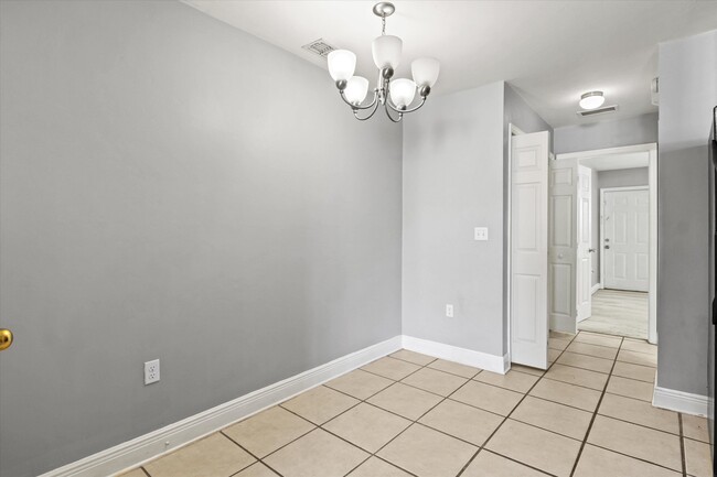 Building Photo - 3194 Sawtooth Dr