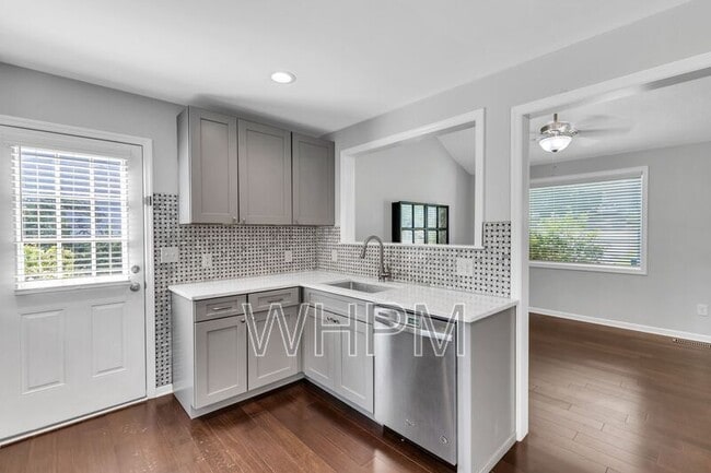 Building Photo - 3821 Sentinel Dr