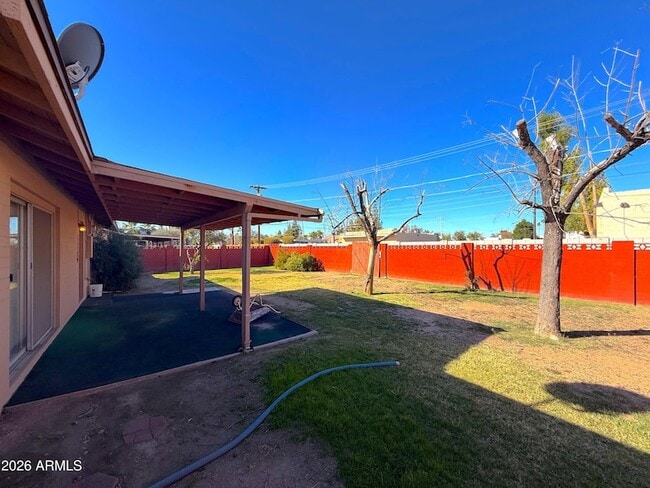 Building Photo - 314 E Malibu Dr