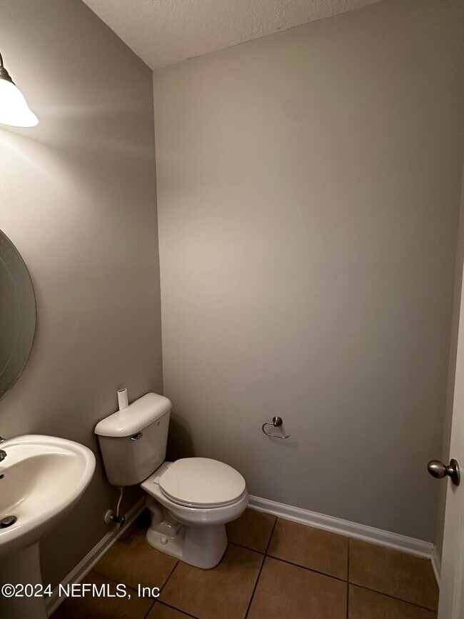 Building Photo - 12212 Angleterre Dr