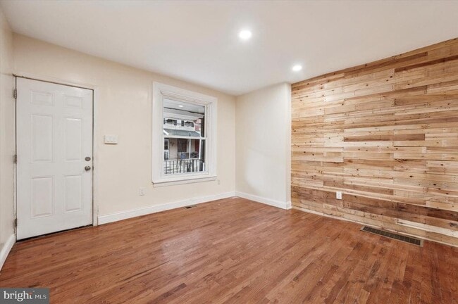 Building Photo - 1331 S Stanley St