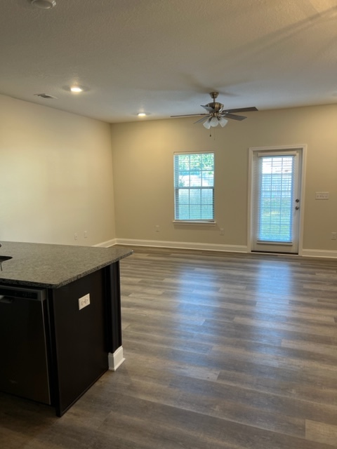Building Photo - 818 Fairview Dr
