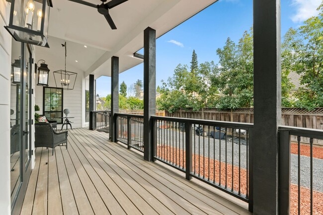 Building Photo - $11,995 - Stunning Executive Estate in Willow Glen