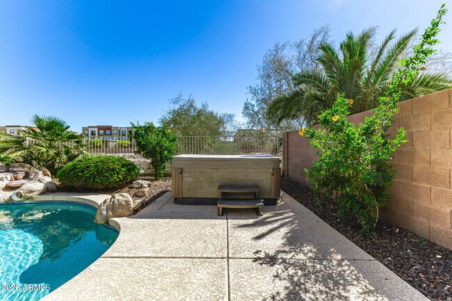 Building Photo - 1429 S 237th Ln