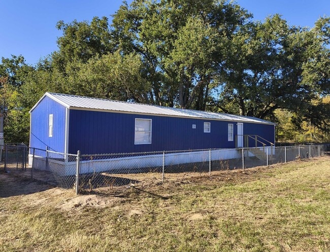 Building Photo - 128 Spillview Acres