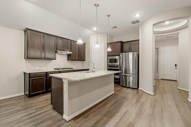 Building Photo - 24315 Devon Park Dr