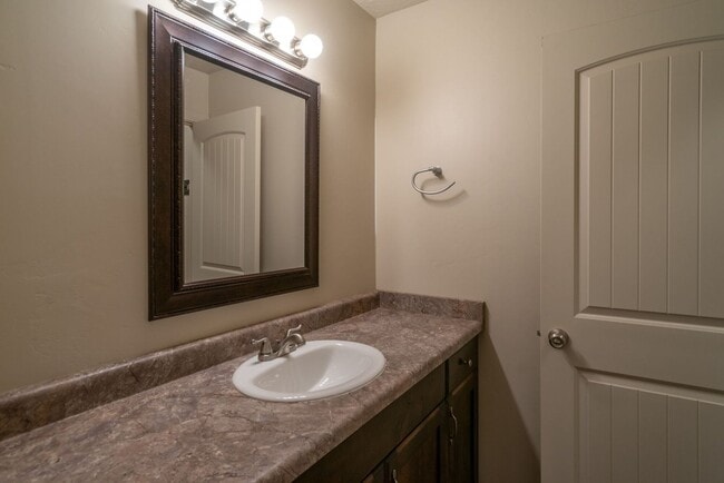 Building Photo - Stunning Home with 4 beds/2.5 baths and 3-Car Garage in Mulberry Estates