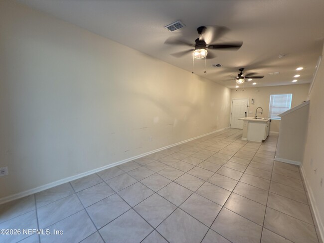 Building Photo - 82 Whispering Brk Dr