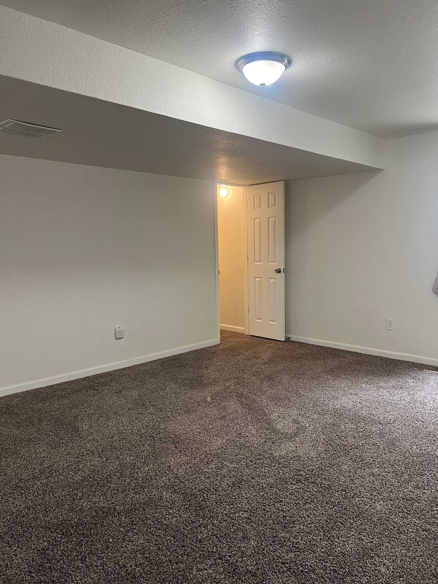 Building Photo - 744 E Costilla St