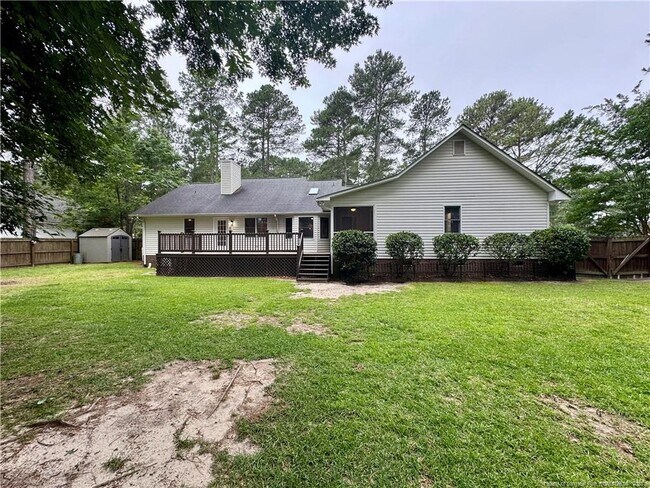 Building Photo - 200 Horseshoe Dr
