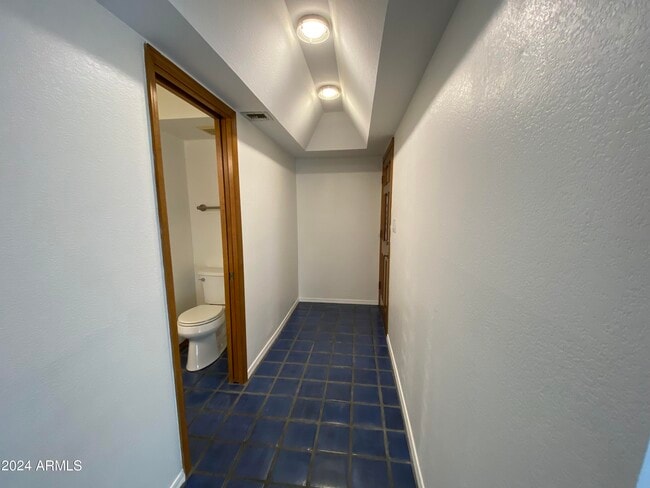Building Photo - 821 E Redondo Dr