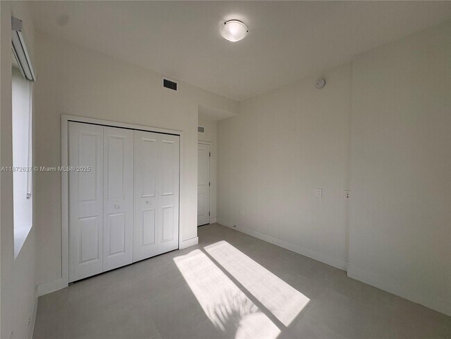 Building Photo - 34530 SW 190th Ave