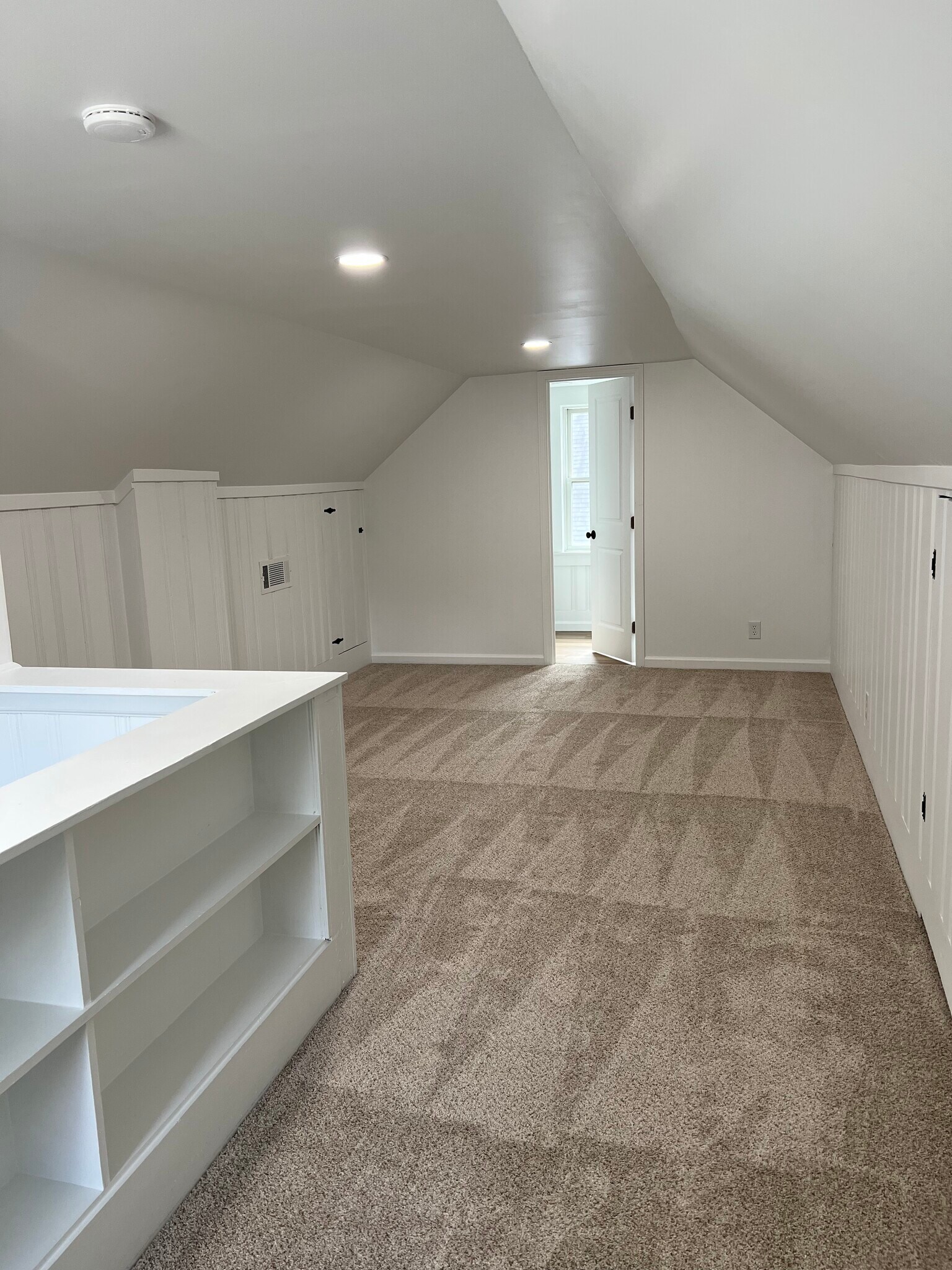 Building Photo - 5586 Emerson Ave