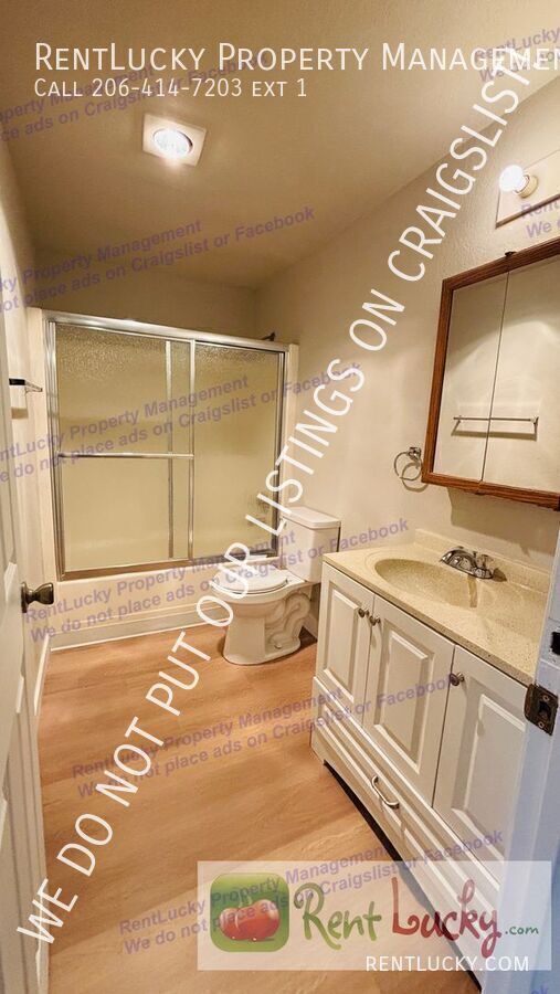 Building Photo - 2824 D Pl SE