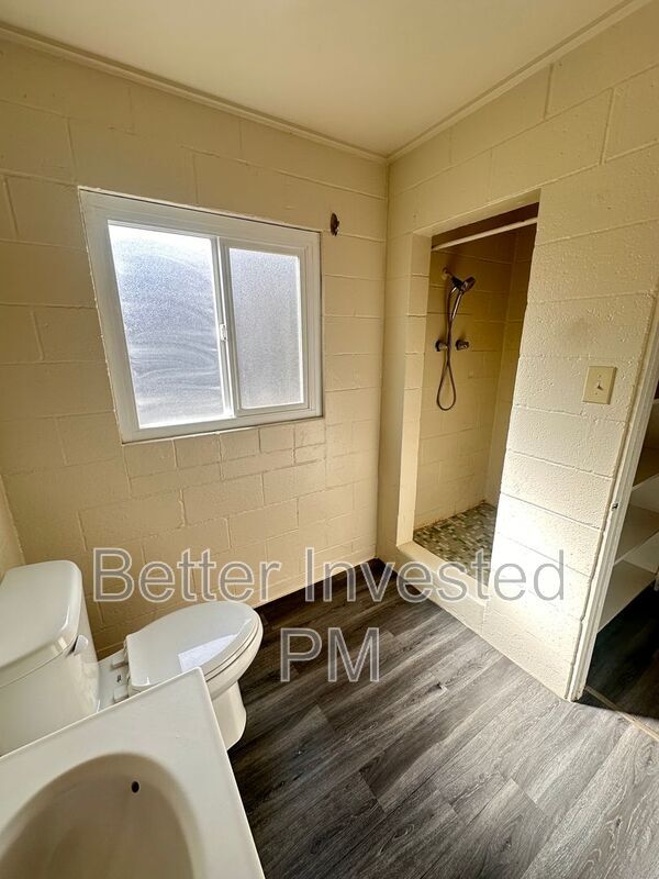 Building Photo - 570 Talmage Rd