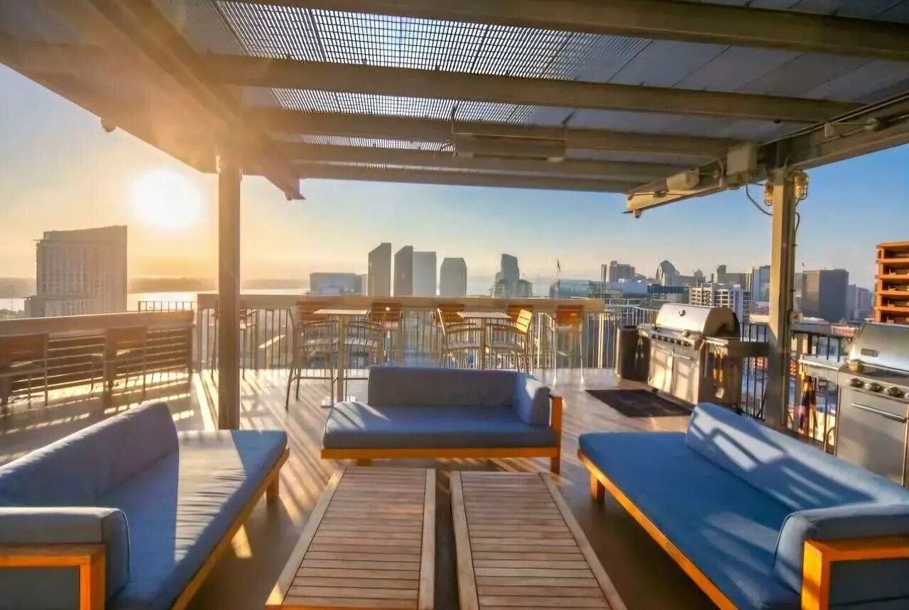 Sky Deck - 350 11th Ave