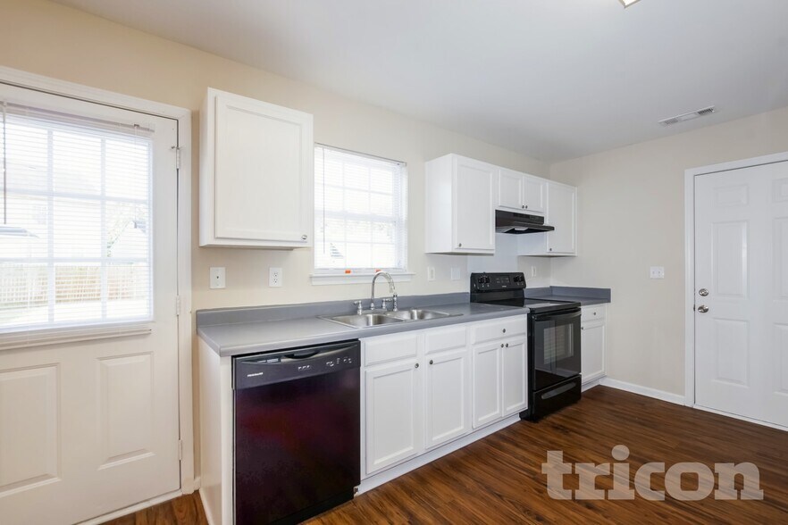 Building Photo - 7117 Roaming Path Ct