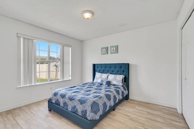 Building Photo - 3033 Classic Dr