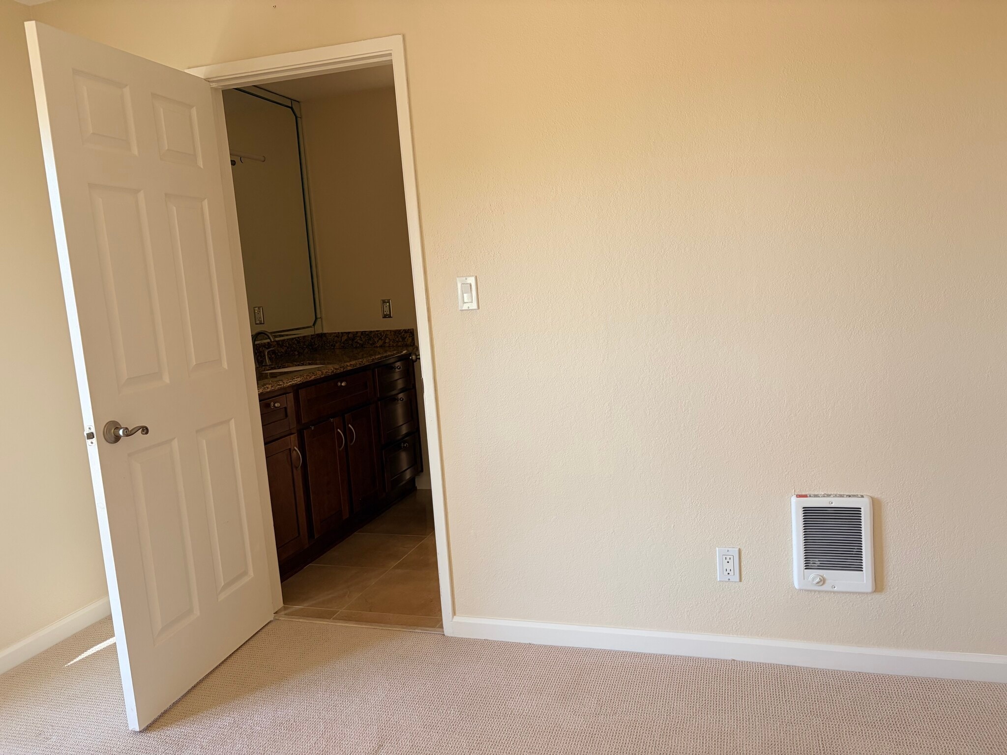 Building Photo - 590 El Dorado Ave