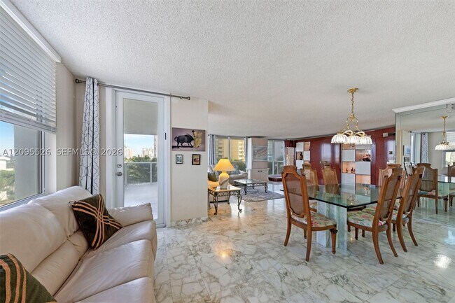 Building Photo - 2751 S Ocean Dr