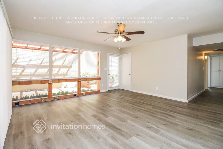 Building Photo - 334 W La Jolla Dr