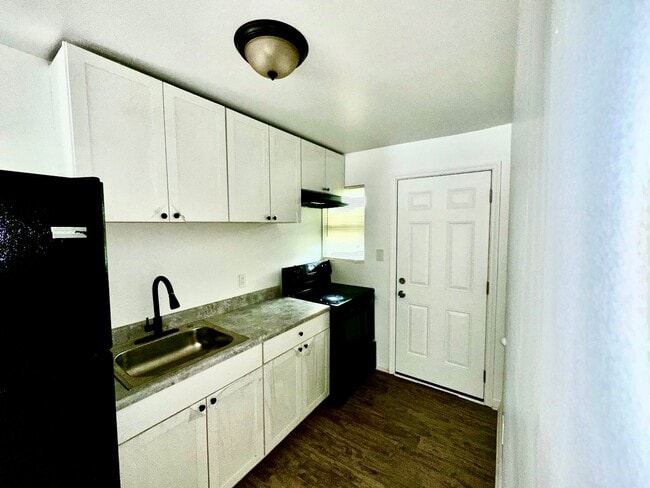 Building Photo - 722 Key St