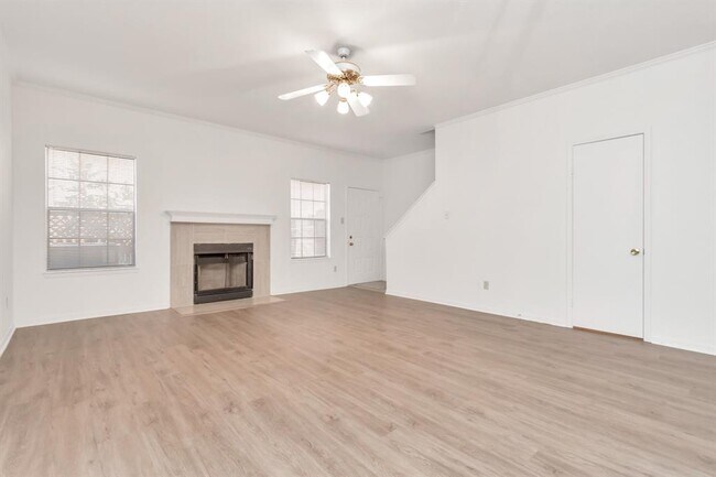 Building Photo - 9800 Pagewood Ln