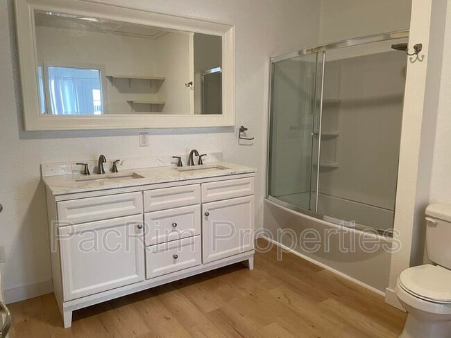 Building Photo - 9021 Lance Cir